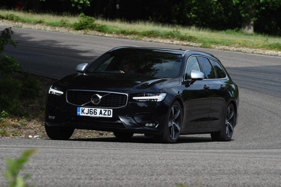  Volvo V90 D4 R-Deisgn 2017 года  (UK) (фото 32 из 40)